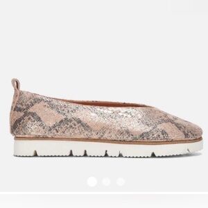 Gentle Souls Snake Embossed Nubuck Leather Metallic Pink/Silver Slip On Size 8.5
